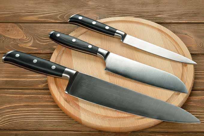 Before you buy a kitchen knife set, you should be sure of the quality of construction. Read Foodal's complete guide now.