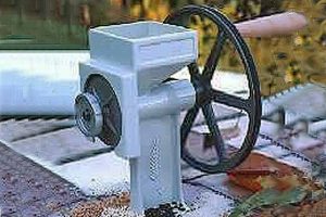 Country Living Grain Mill | Foodal.com