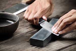 Hand sharpening knives | Foodal.com