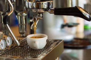 How to choose the best semi-automatic espresso machine | Foodal.com