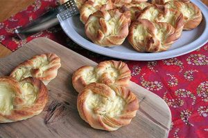 Puddingbrezel: A Classic German Pastry