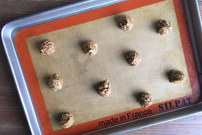 Your Nonstick Solution to Tray Liners | Foodal.com